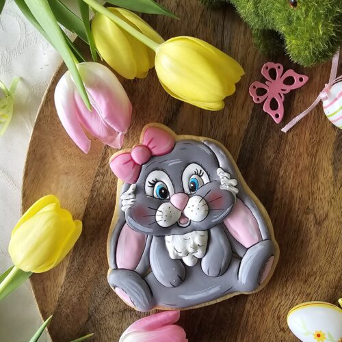 Szary zajączek z kokardą